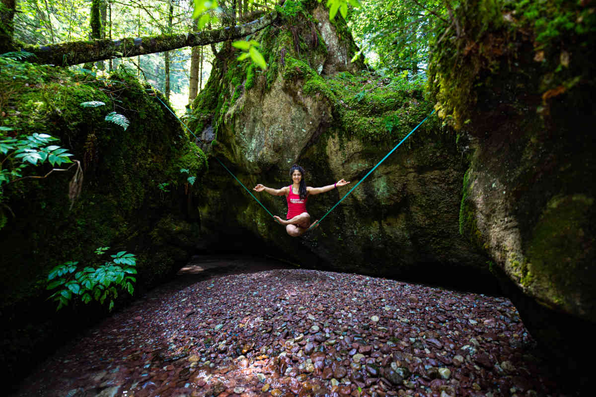 Slackline yoga asana