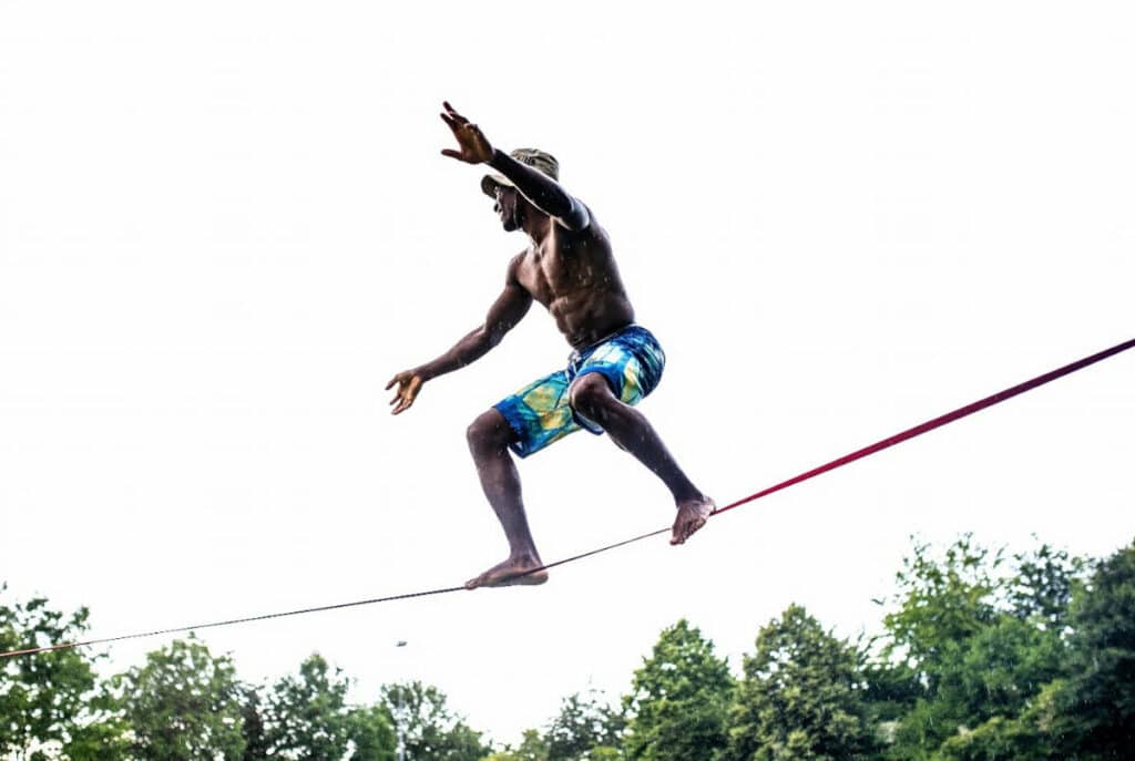 what is slacklining